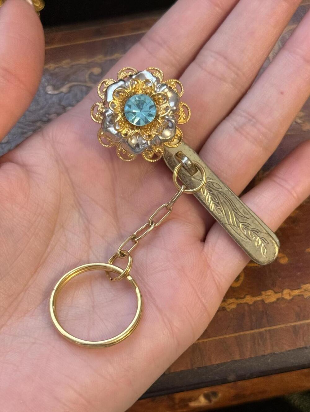 Vintage Kings Key Finder Ring Clip-on Blue Rhinestone